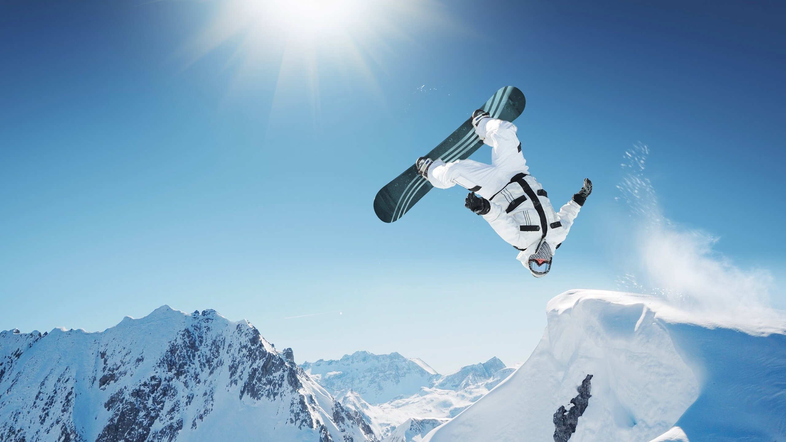 “宽板滑水:水面上的舞蹈,东三叉湖马鞍山赛场上演”